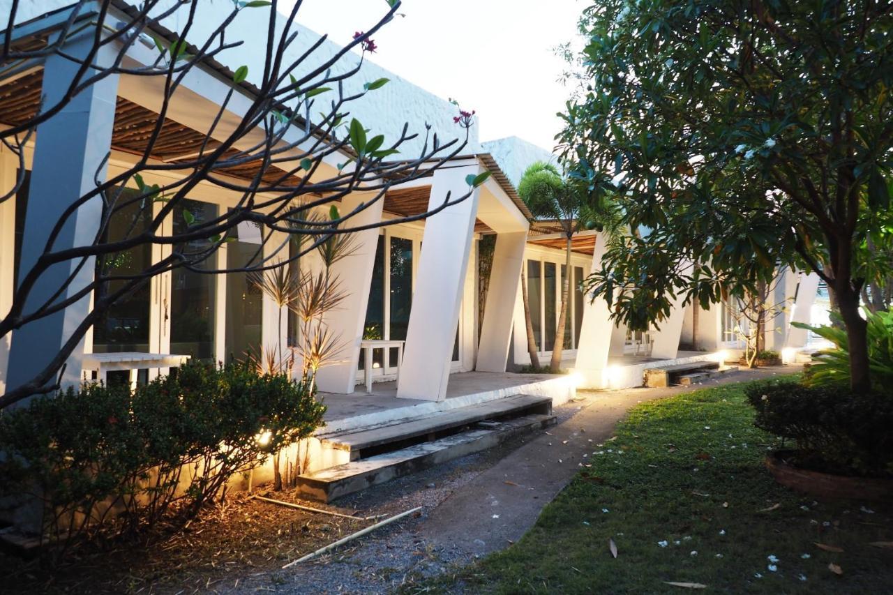 Kochira Hotel Huahin Kültér fotó